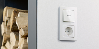 JUNG KNX Taster F 10 bei Elektro Holger Pühl in Kemnath