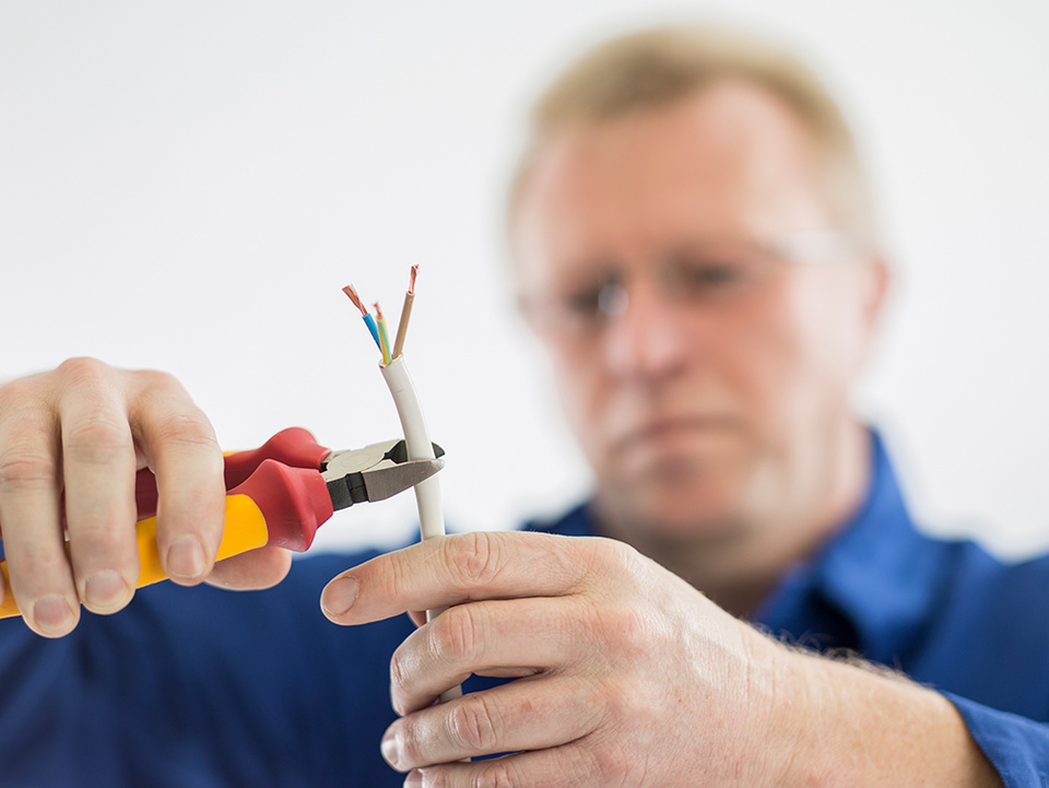 C F021729 bei Elektro Holger Pühl in Kemnath