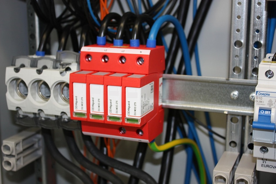 U berspannungsschutz bei Elektro Holger Pühl in Kemnath